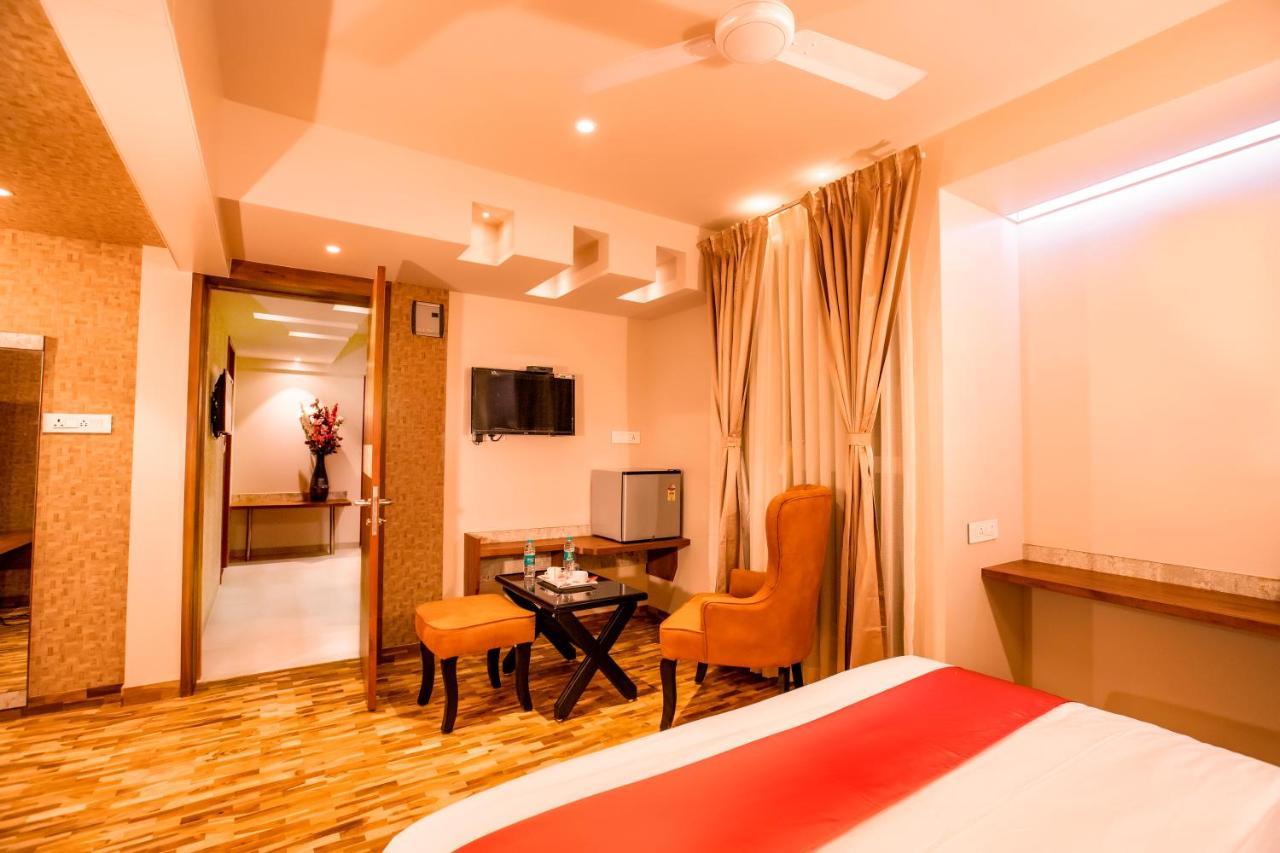 Hotel Prabha Palace Ахмеднагар Екстер'єр фото